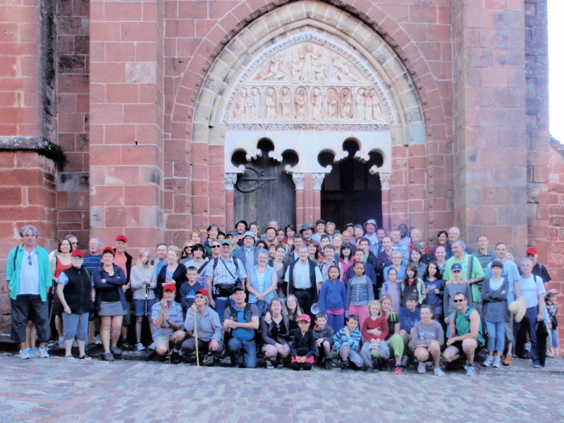 au départ de l`église Saint Pierre de Collonges-la-Rouge