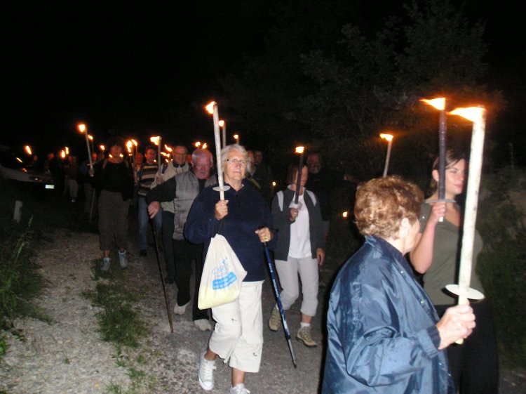 descente aux flambeaux vers Curemonte