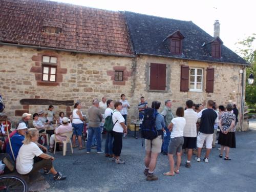 vin de noix et tuiles aux noix ... à Saillac ...berceau de la noix Marbot