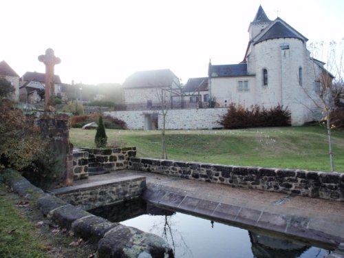 arrivée au bourg de St Julien Maumont