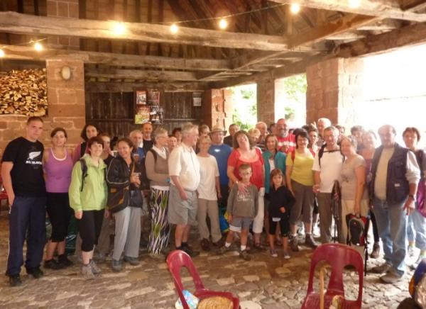 à l`heure de l`apéritif offert par la Mairie de Collonges-la-Rouge